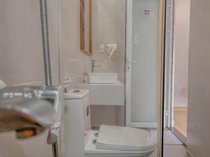 Kupatilo u objektu Lux Nest hotel