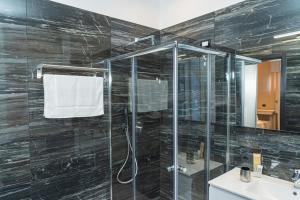 Bilik mandi di Relais Mermaid Luxury Suite