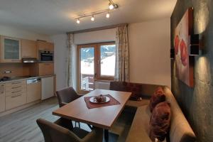 A kitchen or kitchenette at Haus Enzian