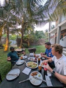 Φαγητό σε αυτό το ξενοδοχείο ή κάπου εκεί κοντά