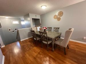 Fotografie z fotogalerie ubytování Cozy townhome v destinaci Hugo