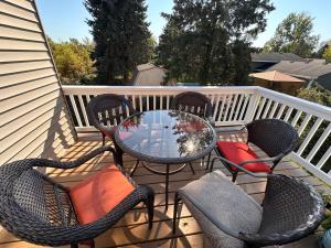 Μπαλκόνι ή βεράντα στο Cozy townhome