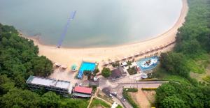 Naturlandskabet i nærheden af campingpladsen