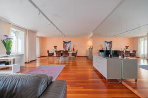Montreux Grand Rue - Swiss Hotel Apartments的休息区