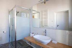 Ένα μπάνιο στο Au Vieux Lavinaio +17 φωτογραφίες