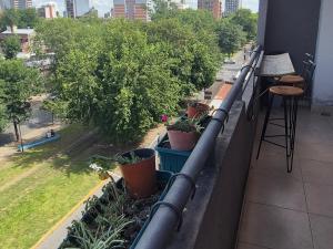 En balkon eller terrasse på Departamento Zona Centro Tucumán + 1 billede