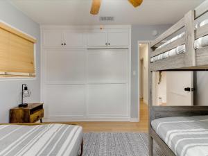 Ένα ή περισσότερα κρεβάτια σε δωμάτιο στο Modern 4 bedroom in San Fernando +33 φωτογραφίες