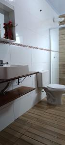 Koupelna v ubytování Casa Praia Bellatorres + 12 fotografií