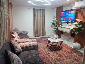 Area tempat duduk di Sphinx square, Mohandessin