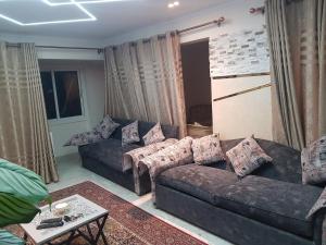Area tempat duduk di Sphinx square, Mohandessin