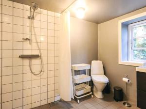 Koupelna v ubytování Holiday home Søby Ærø II + 30 fotografií