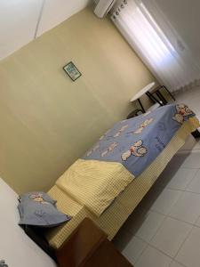 Uma cama ou camas num quarto em Nadi Airport rooms