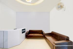 Posezení v ubytování Hotel O ADVENT HOTEL