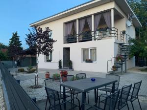 Budova, v ktorej sa apartmán nachádza