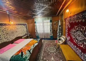 Dilnaaz group of houseboats客房内的一张或多张床位
