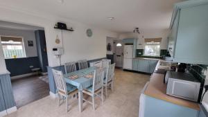 Kuchyň nebo kuchyňský kout v ubytování Curracloe Beach House
