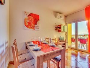 Posedenie v ubytovaní Holiday Home in Croatia near the Sea