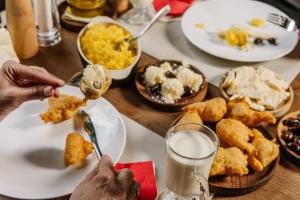 Makanan di atau berdekatan hotel