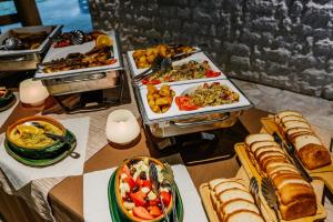 Makanan di atau berdekatan hotel