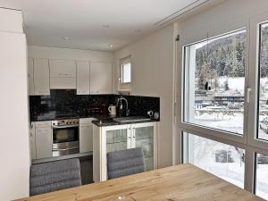 Kuchyň nebo kuchyňský kout v ubytování Echtholz, 110m2, Sport, Erholung, mit Garage - SU48
