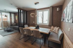 Posedenie v ubytovaní Seekarspitz Boutique Appartements