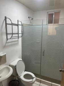 Bilik mandi di Departamento Entero en el Sur Facturamod