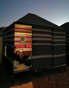 Billede fra billedgalleriet på Wadi rum Local guide camp i Wadi Rum