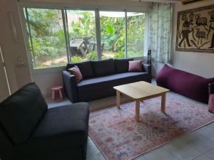 Część wypoczynkowa w obiekcie המקום של אמי Emmys Place