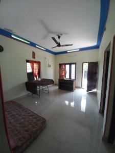 TV a/nebo společenská místnost v ubytování Home Away