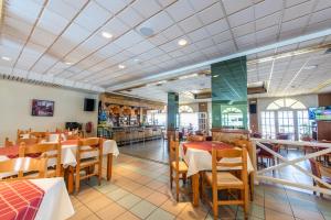 Restoran või mõni muu söögikoht majutusasutuses Aphrodite Beach Hotel Corfu