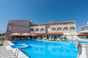 Bassein majutusasutuses Aphrodite Beach Hotel Corfu või selle lähedal