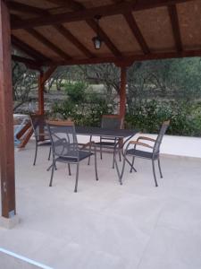 Ein Balkon oder eine Terrasse in der Unterkunft Apartments Marin
