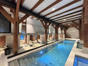 Bazén v ubytování Michaelson Boutique Hotel & SPA Brícoła nebo v jeho okolí