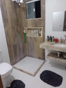 Ένα μπάνιο στο Kitnet Cabo Frio 10