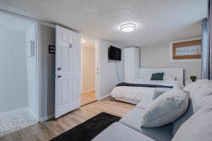 Letto o letti in una camera di Efficiency Suite in Lebanon Wifi - Laundry