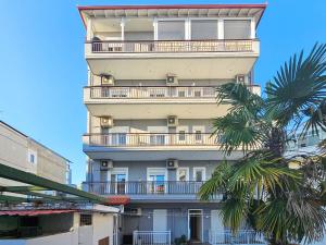 Tòa nhà nơi khách sạn tọa lạc