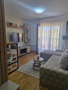 Μια τηλεόραση ή/και κέντρο ψυχαγωγίας στο Vila Eden Lux