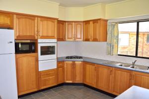 Dapur atau dapur kecil di Lazy Choose-Day - Bring your own linen.