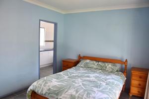 Katil atau katil-katil dalam bilik di Lazy Choose-Day - Bring your own linen.