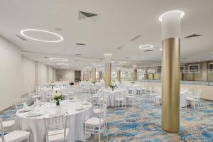 Restaurace v ubytování Le Meridien Lav Split + 37 fotografií