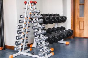 ein Wäscheständer in einem Fitnessraum in der Unterkunft Hotel Maraphon in Lipezk