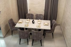 Posezení v ubytování 3 & 4 Bedroom Luxury Home Lekki