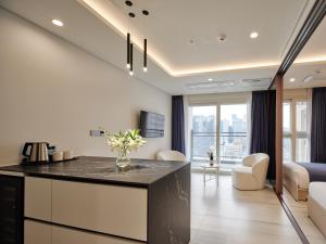 Зона вітальні в Hotel The Botanik Sewoon Myeongdong