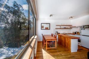 Kuchyň nebo kuchyňský kout v ubytování Snow Ski Apartments 04