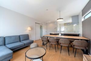 Et opholdsområde på Villa RIKUNOYA SUZUKA + 31 billeder