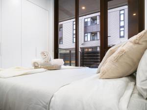 Fotografie z fotogalerie ubytování Modern Split Level 2Bed with Pool v destinaci Sydney