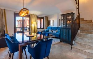 Χώρος καθιστικού στο Beautiful Home In Estepona With Wifi