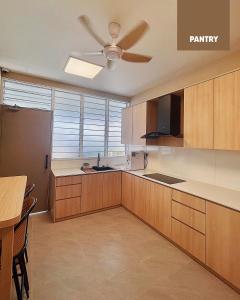 Simple Sanctuary Tanjung Tokong的厨房或小厨房