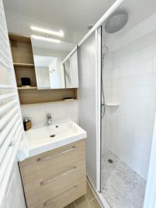 Łazienka w obiekcie Maisonnette de charme Refaite à neuf Vue mer