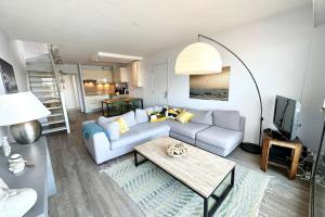 Setusvæði á T3 Duplex Vue mer 180 sur le port de Lomener